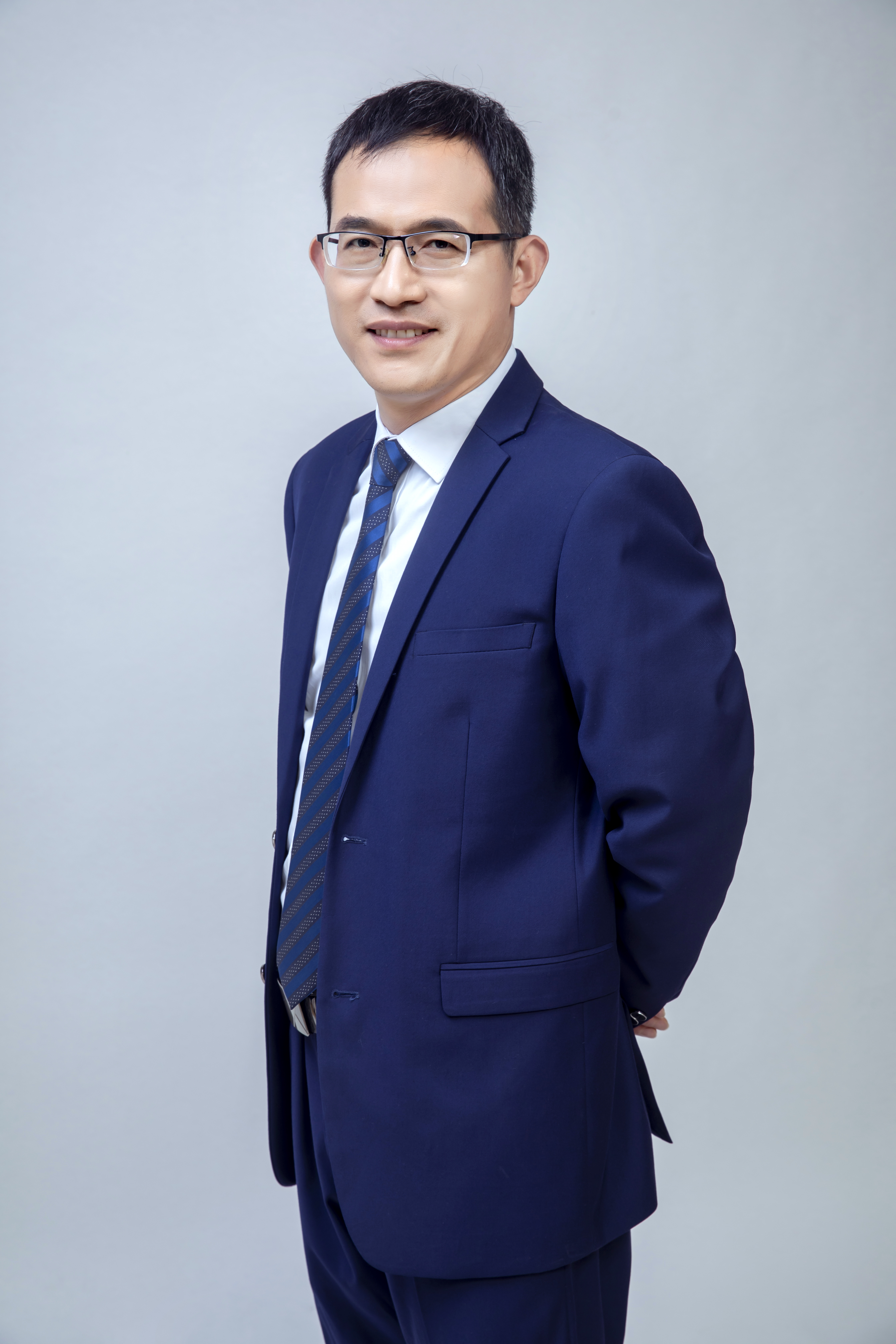 李宝增 材料物理与化学博士 高级工程师 李宝增 材料物理与化学博士 高级工程师
