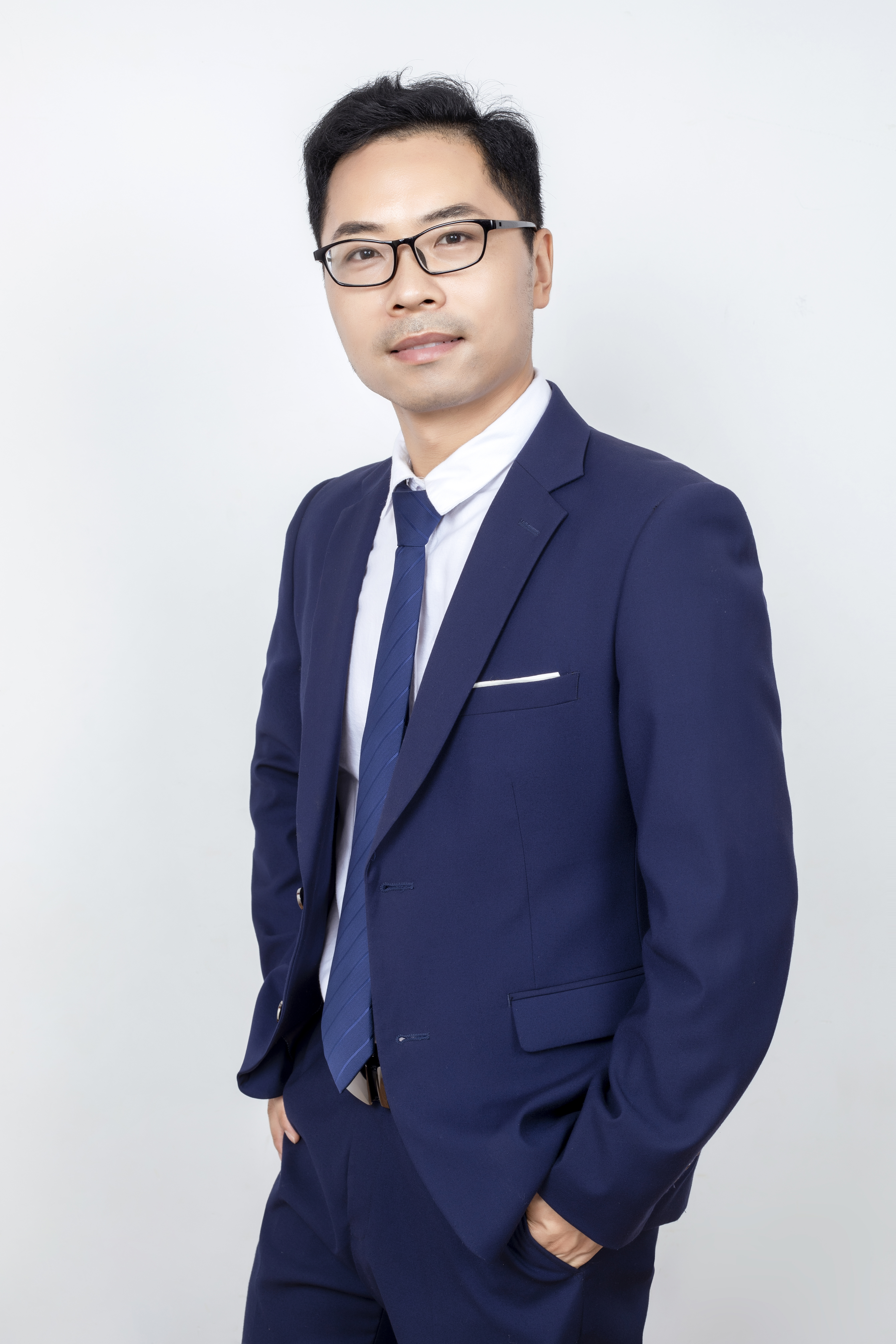 薛亚许 交通信息工程及控制博士 副教授 薛亚许 交通信息工程及控制博士 副教授